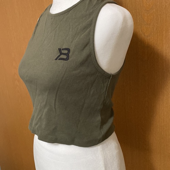 Workout Tank Top - Picture 2 of 4